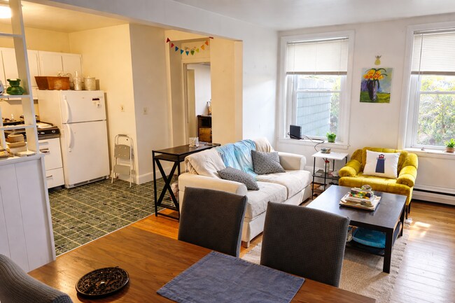 Building Photo - 199 Winthrop Rd