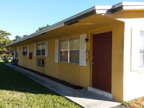 Building Photo - LC 13:22-24 SW 10th St