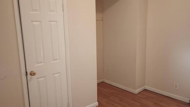 Building Photo - 449 Park Ave