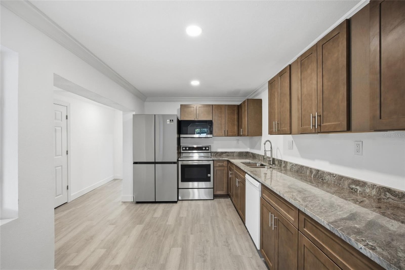 Building Photo - 1908 Macomber Ave