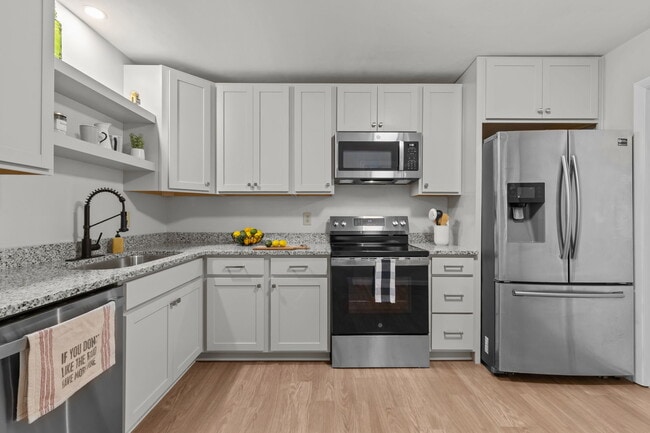 Building Photo - 1636 Mill Oak Dr