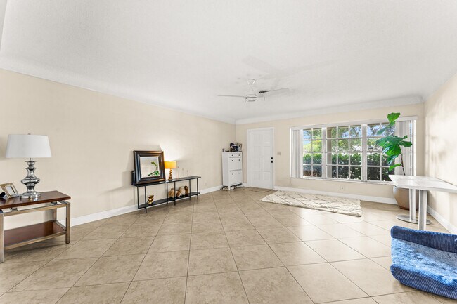 Building Photo - 1270 SW 8th St