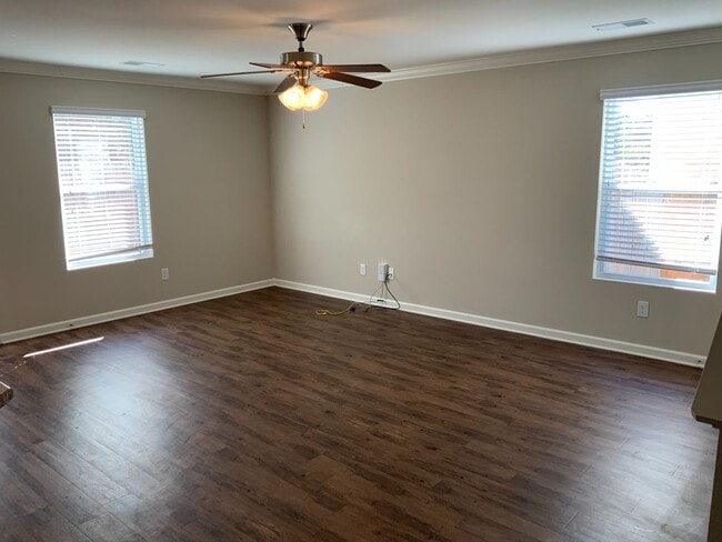 Building Photo - Chelsea Reserve  4 BR / 2.5 Ba / 2 family Room / 2 stories