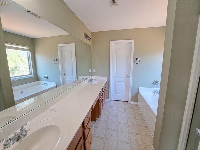 Building Photo - 159 Sonya Mill Ct NW