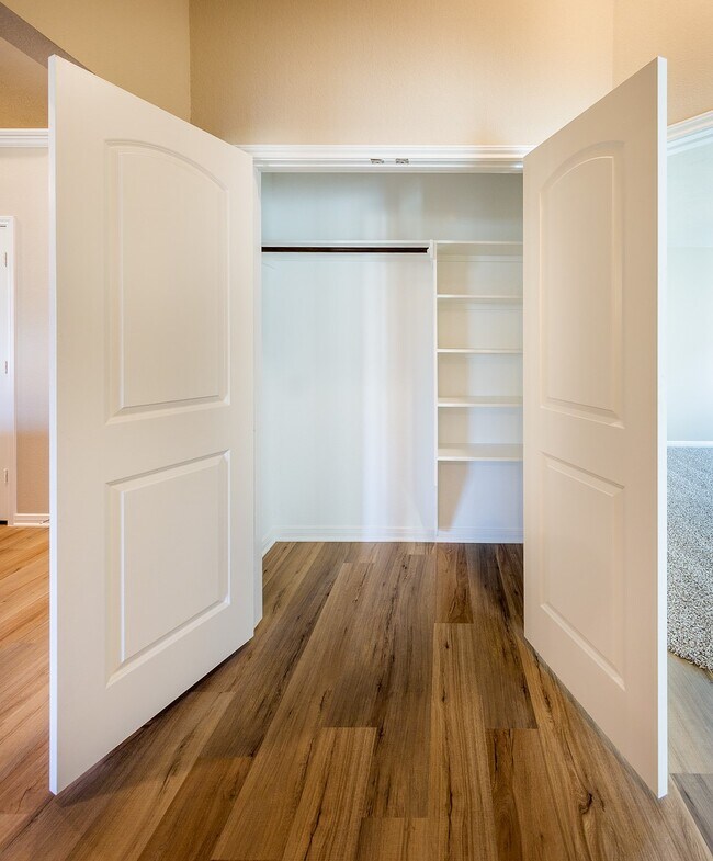 Building Photo - 3317 Rolling View Ct