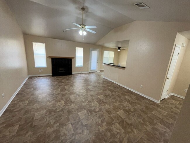 Building Photo - 2707 Casey Dr