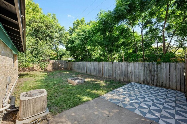 Building Photo - 1504 Braes Ridge Dr