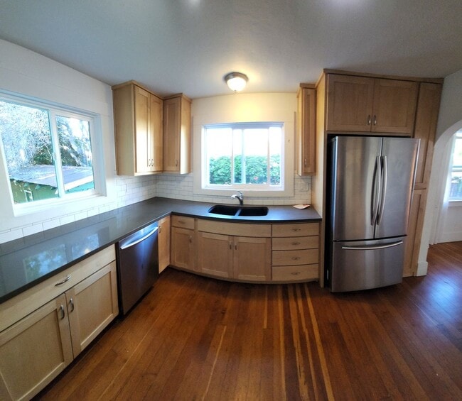 Building Photo - Jeffrey and Foothill Properties