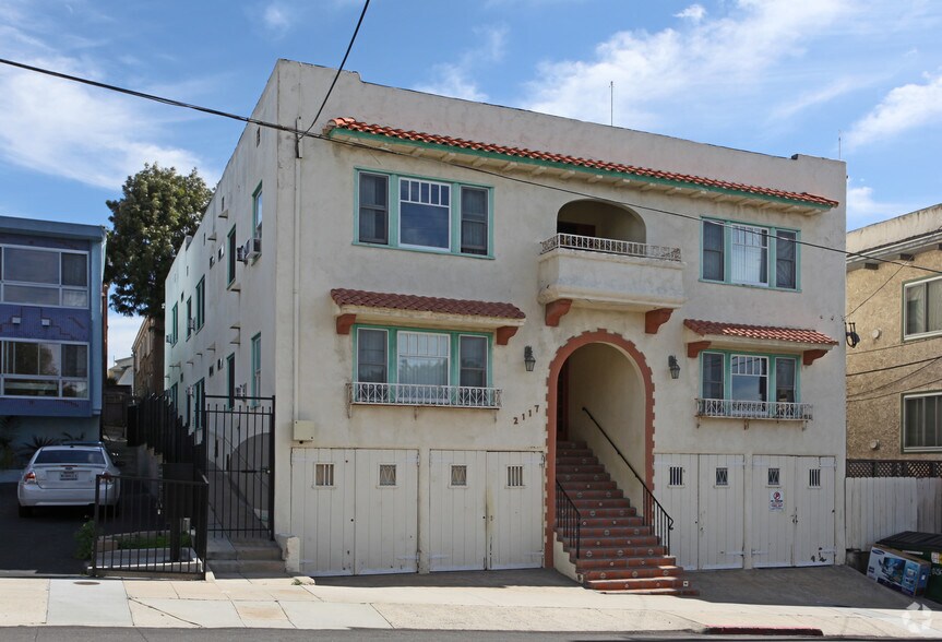 Building Photo - 2117 Front St