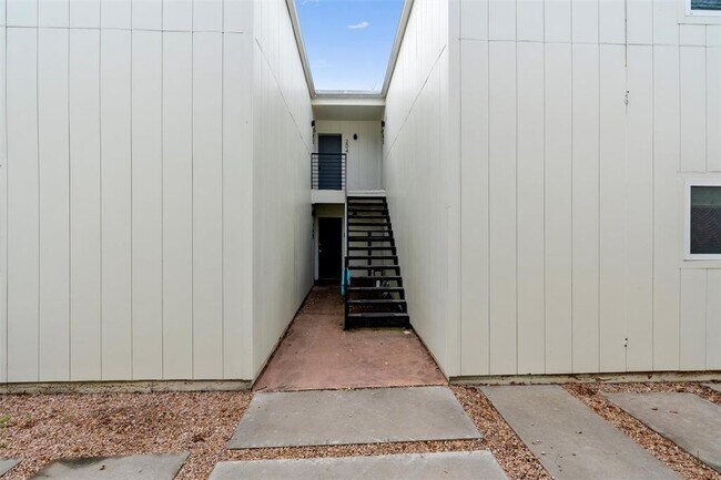 Building Photo - 4103 Speedway