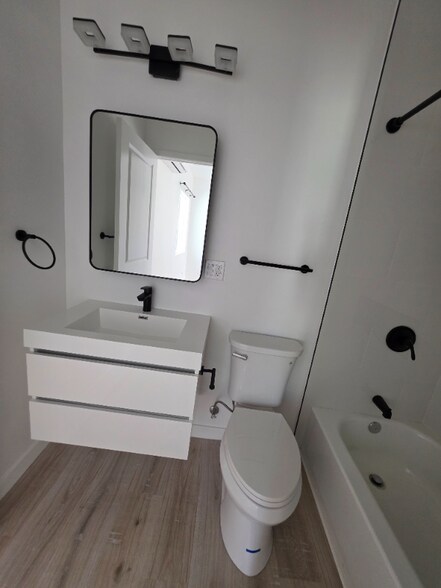 Building Photo - 2895 Canal Ave