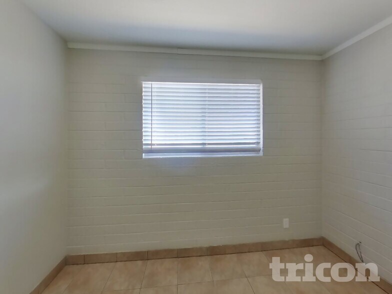 Building Photo - 1649 W Pueblo Ave