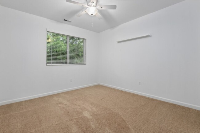 Building Photo - 3Bd/2.5Ba Lynwood Townhouse