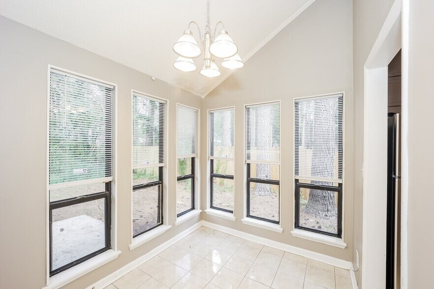 Building Photo - 8607 Forest Pointe Ct