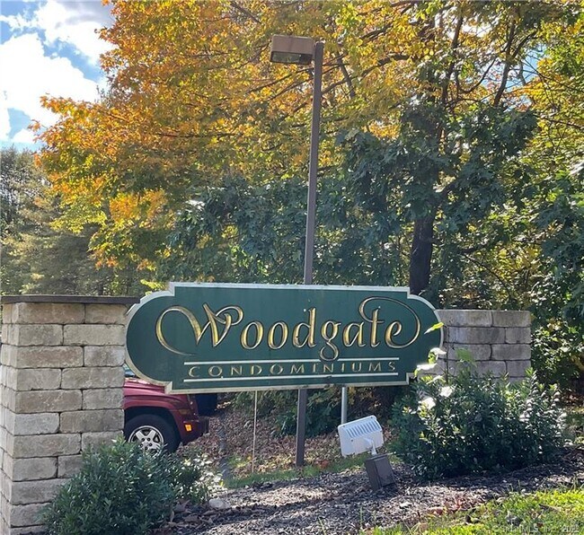 Building Photo - 1271 Washington St