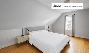 Building Photo - Room in Shared 4 bed/1.5 bath home in Somerville