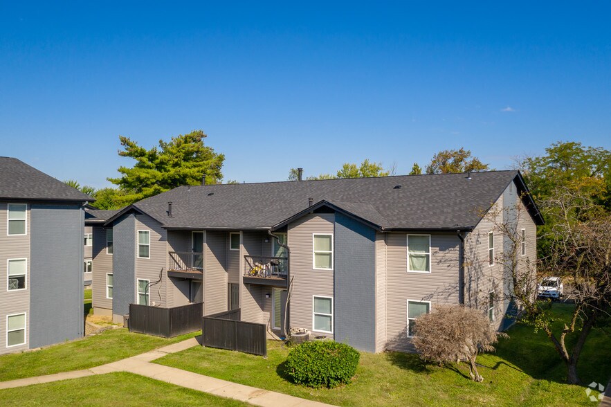 Crossing at Northpointe 3144 Sunswept Park Dr Florissant MO 63033