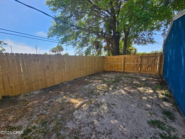 Building Photo - 1510 Arthur Ave