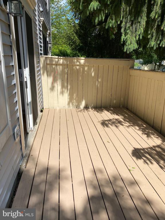 Building Photo - 123 Heathfield Dr