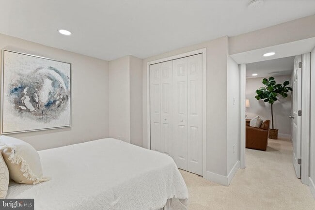 Building Photo - 2711 Groveton St