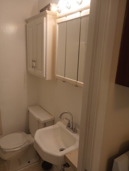 Building Photo - 58 Nestor St.