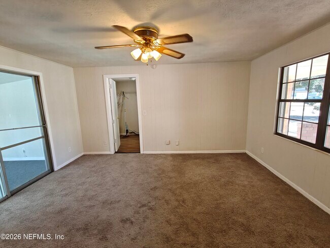 Building Photo - 588 Madeira Dr