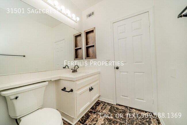 Building Photo - 31501 Sagecrest Dr