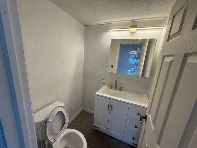 Building Photo - 2527 Riverside Dr