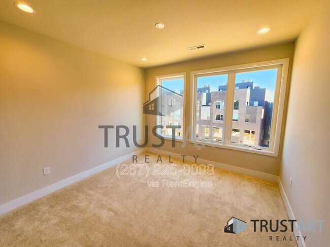 Building Photo - 3150 Parkview Walk