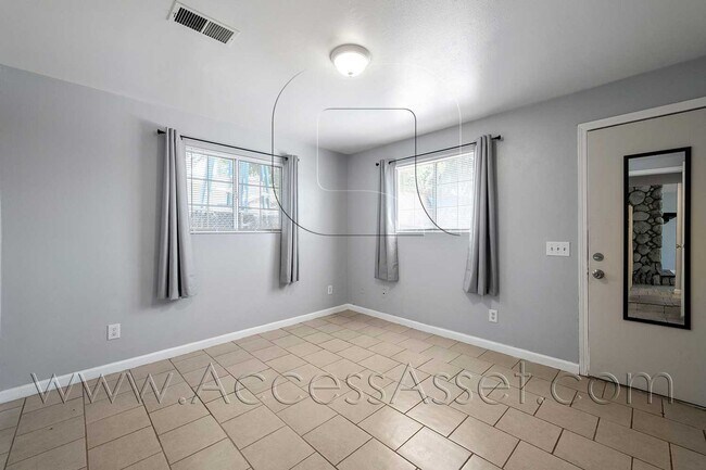 Building Photo - 23865 Goetz Dr