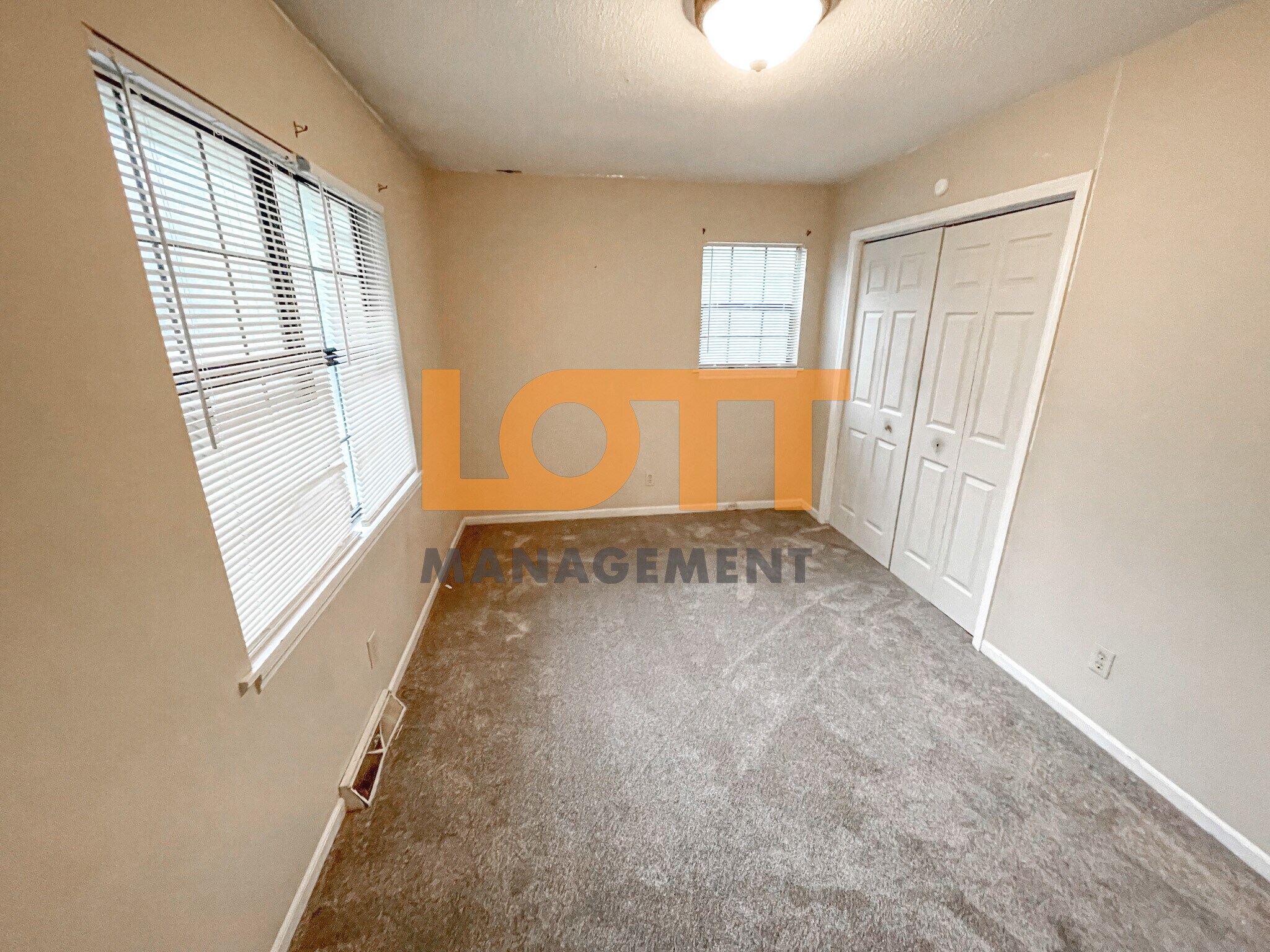 Building Photo - 31 Saint Mark Rd