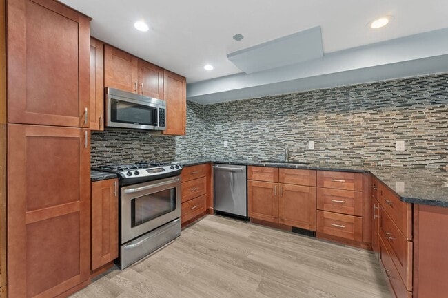 Building Photo - Mid-Century Gregory Heights 4 bedroom 2.25...