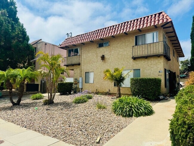 Building Photo - GREAT LOCATION! POINT LOMA 2BD/1.5BA TOWNH...