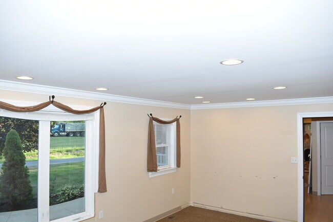 Building Photo - 72 Campbell Mill Rd