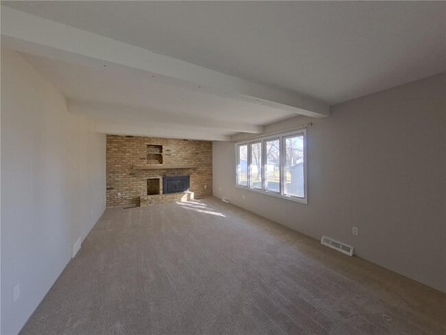 Building Photo - 931 Market St S