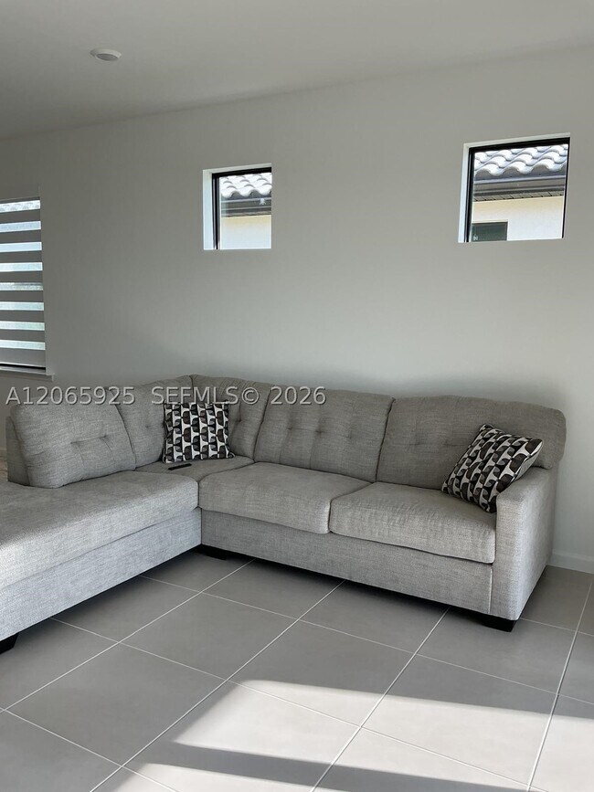 Building Photo - 6385 Honor