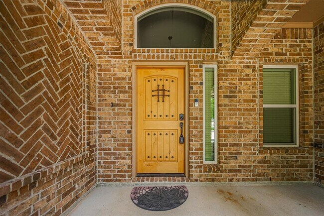 Building Photo - 503 Weisinger Dr