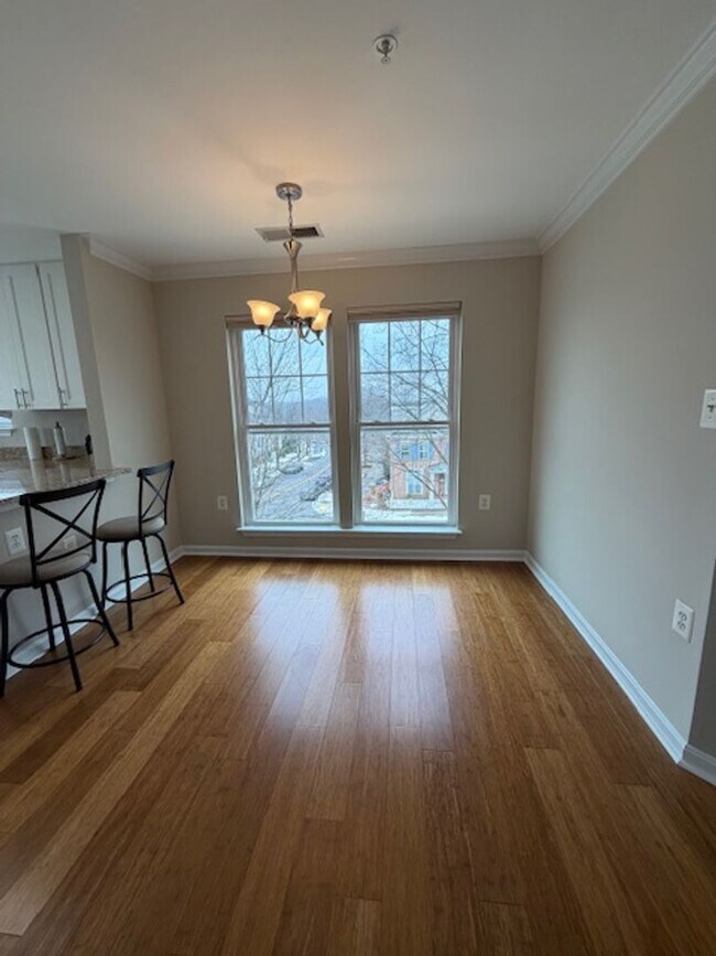 Building Photo - SPACIOUS 2 BEDROOM 2 BATH CONDO WITH LOFT IN KING FARM