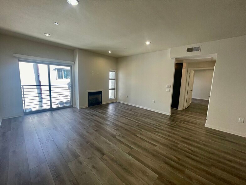 Building Photo - 5842 Harold Way