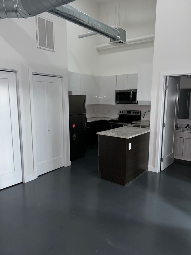 Building Photo - 1710 N 5th St