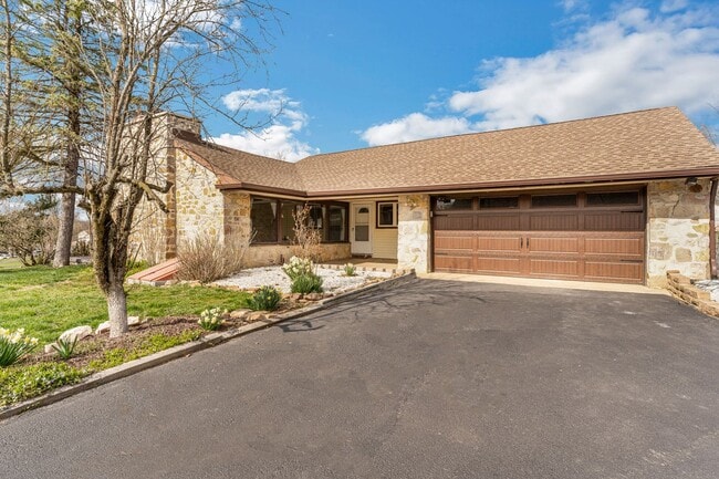 Building Photo - Single home in Methacton School District For Rent