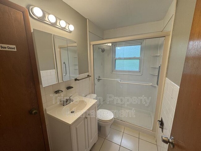 Building Photo - 10440 Gardo Ct