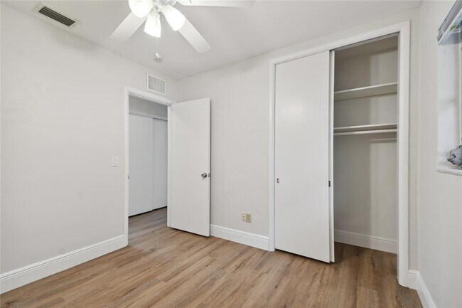 Building Photo - 2111 Lanai Ave