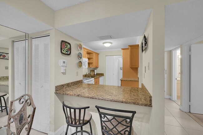 Building Photo - 15461 Lakes of Delray Blvd