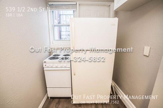 Building Photo - 539 1/2 2nd St N-