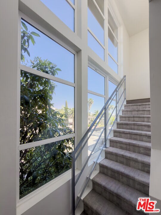 Building Photo - 2111 N Cahuenga Blvd