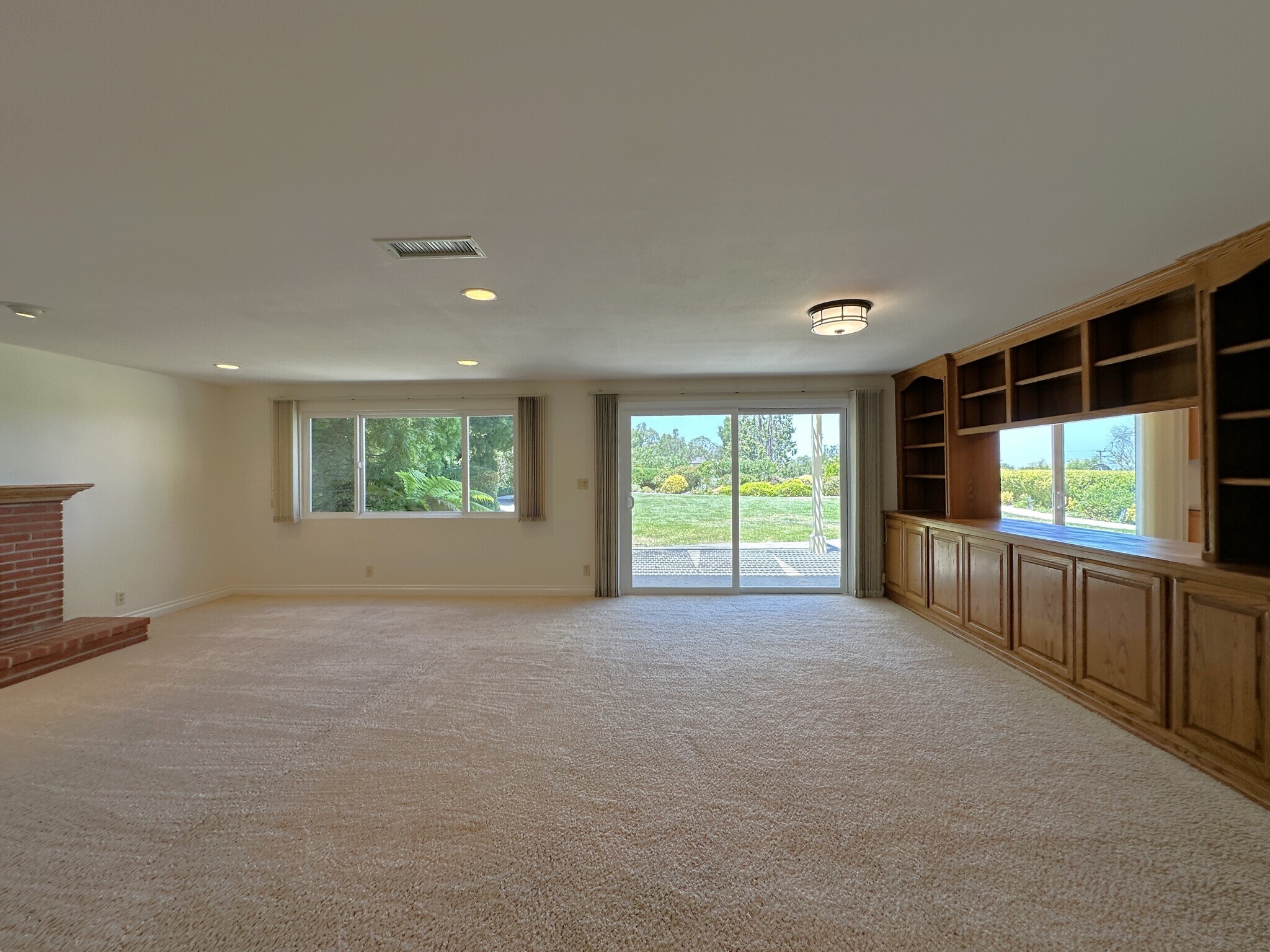Building Photo - 26543 Academy Dr