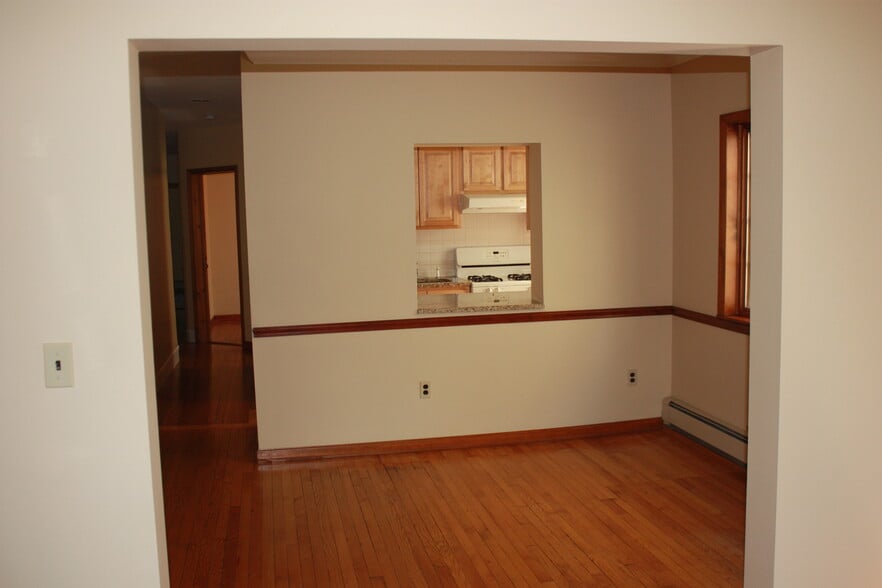 Building Photo - 64 Parkway Rd