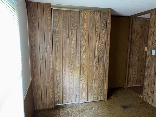 Building Photo - 3 BED, 2 BATH HOME ON PISGAH COVERED BRIDG...