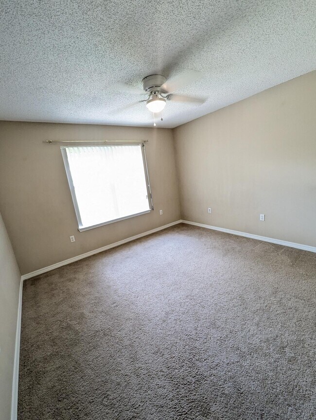 Building Photo - 7570 Pepperwood St